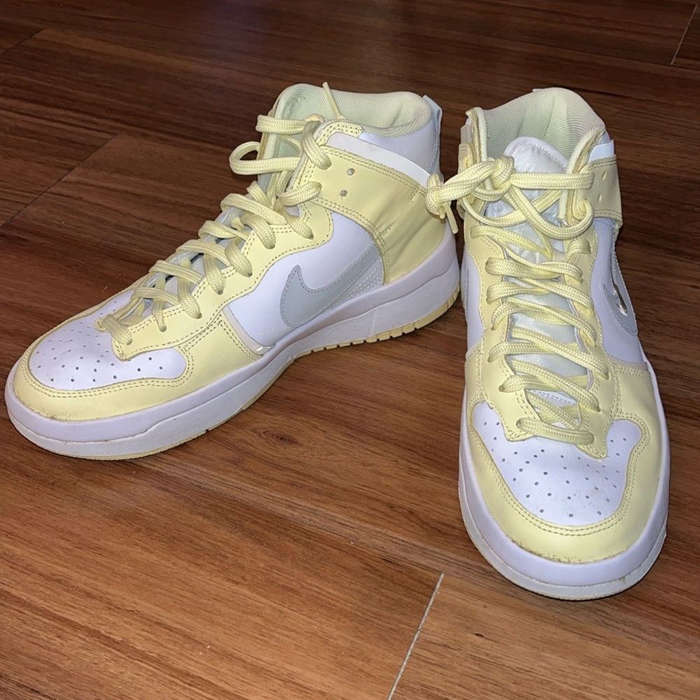 High Nike Dunks, yellow